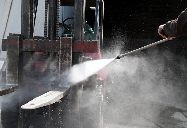 Best Deck Cleaning Services  in Avenal, CA